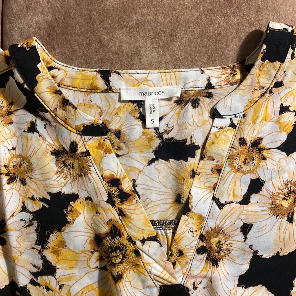 NWOT Women’s Maurice’s shirt - Picture 3 of 6